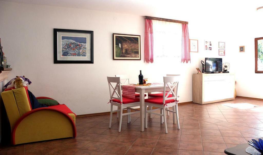 Apartmani Volga Petrcane Exterior photo